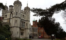 Чем интересен Alexanders College1742900129