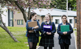 Escuela de niñas felices en Escocia, Kilgraston School1742898711