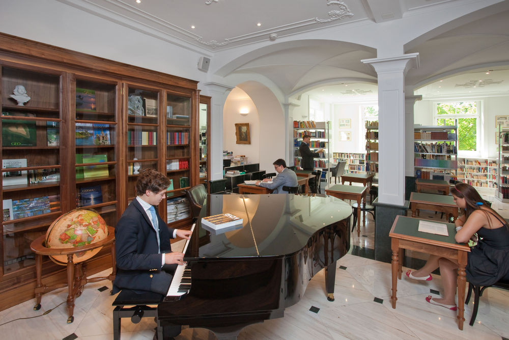 INSTITUT AUF DEM ROSENBERG_LIBRARY