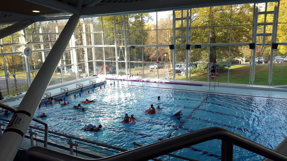 ACS_Cobham_swimming_pool