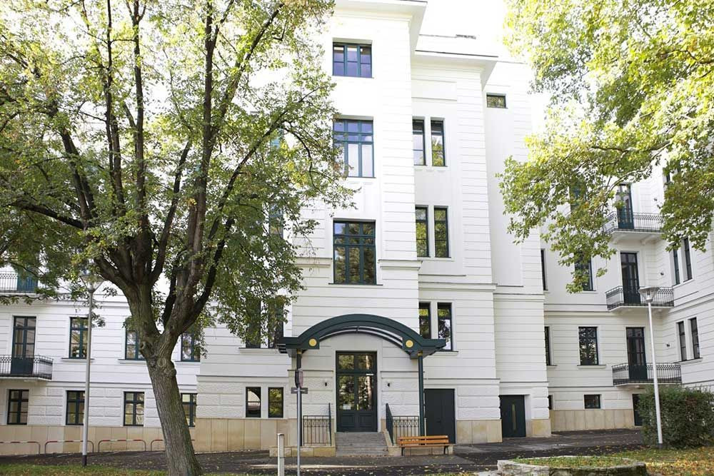 здание школы Амадеус